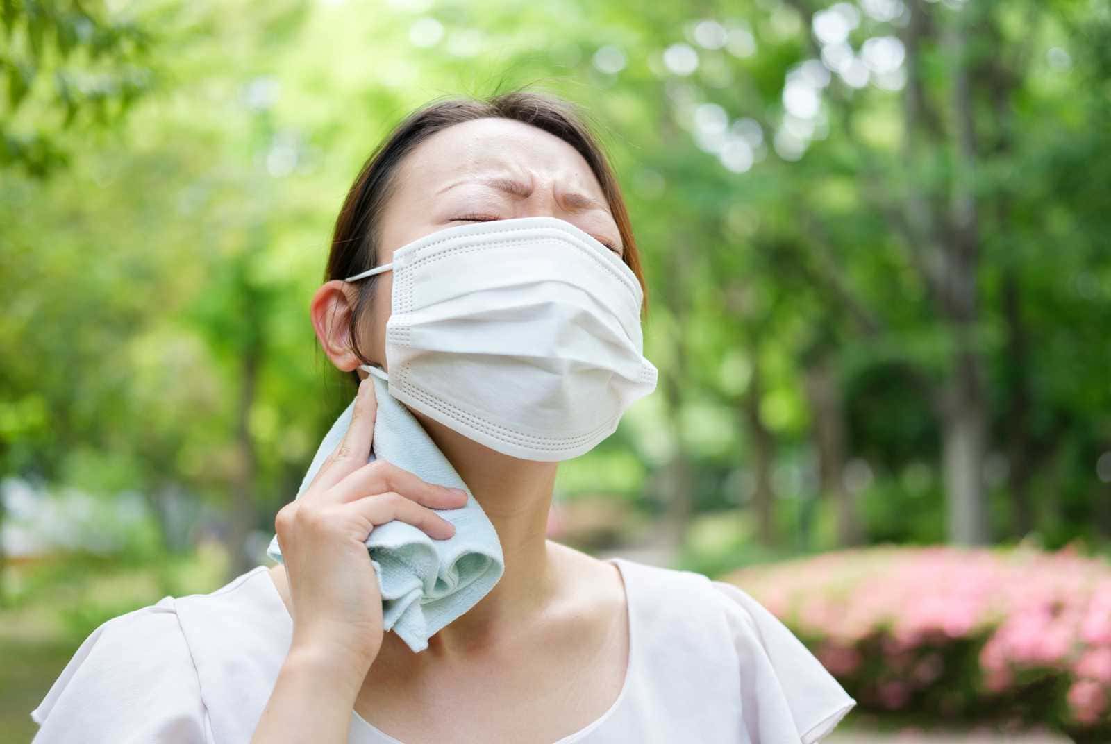 高溫天氣里，應(yīng)如何選擇口罩